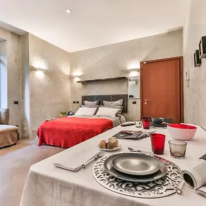 San Babila Apartment